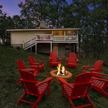 Harpers Ferry Cabin Hot Tub, Deck, Fire Pit, Wifi Exterior photo