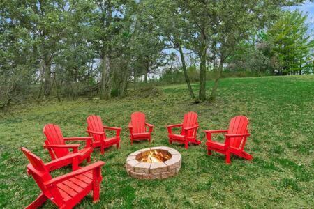 Harpers Ferry Cabin Hot Tub, Deck, Fire Pit, Wifi Exterior photo