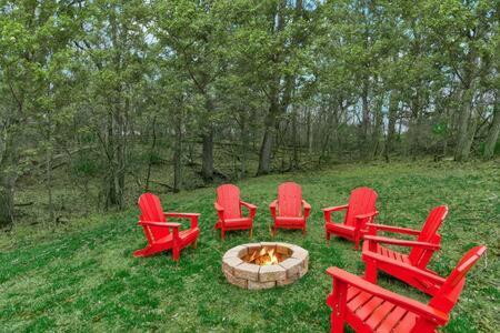 Harpers Ferry Cabin Hot Tub, Deck, Fire Pit, Wifi Exterior photo